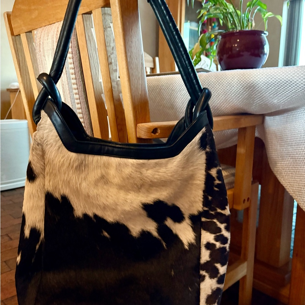 Black and White Leather & Cowhide Shoulder Bag w/magnetic closure
